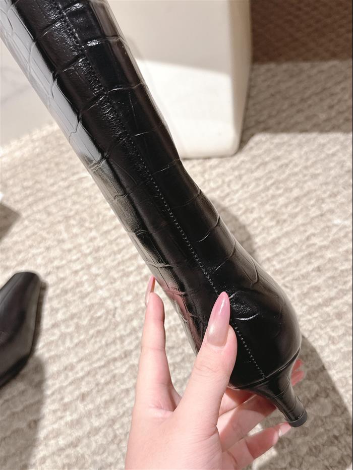 2025112818103243 460